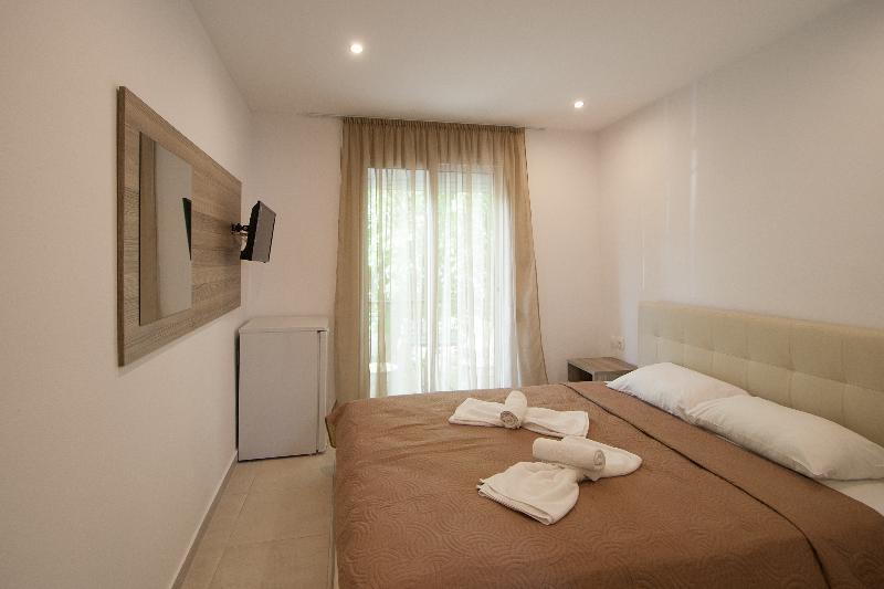 Pension Avocado Città di Skiathos Esterno foto